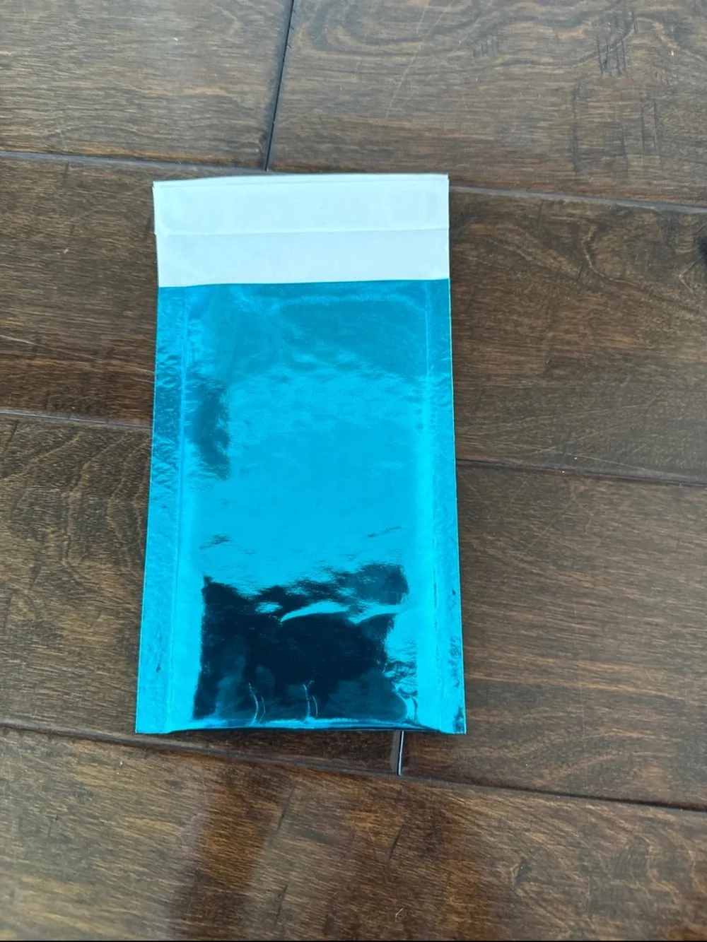 25 Pack - 4x8” Beautiful Metallic Glamour Teal Bubble Mailers